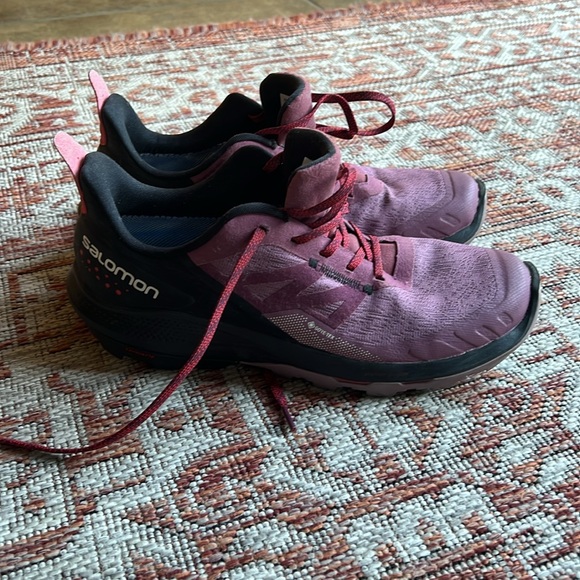 Salomon gortex hiking shoes - Picture 2 of 7